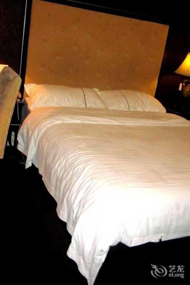 Manhattan Jinling Hotel Sanghaj Kültér fotó